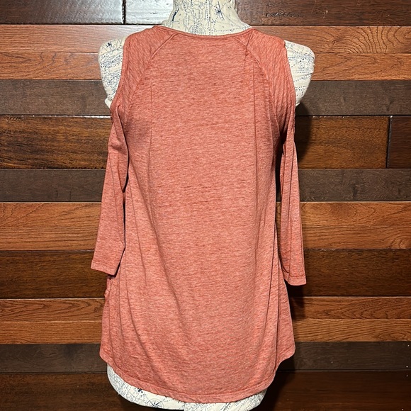 A.N.A V Neck Cold Shoulder Long Sleeve Coppery Colored Top - Picture 7 of 9